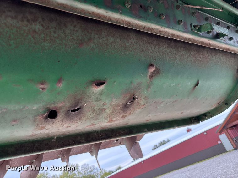 image for item ED2291 1989 John Deere 9400 combine