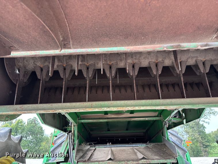 image for item ED2291 1989 John Deere 9400 combine