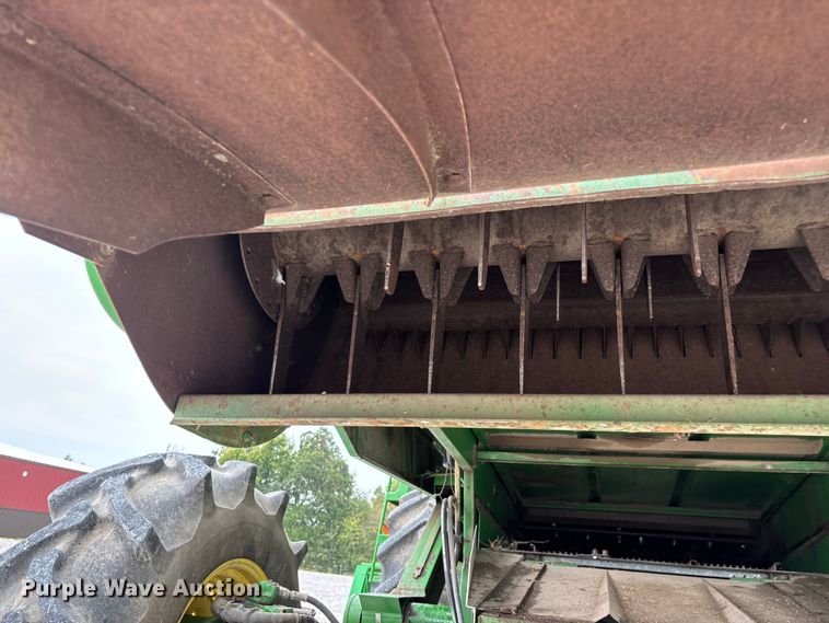 image for item ED2291 1989 John Deere 9400 combine