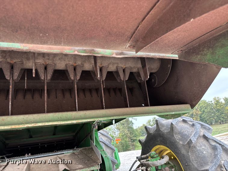 image for item ED2291 1989 John Deere 9400 combine