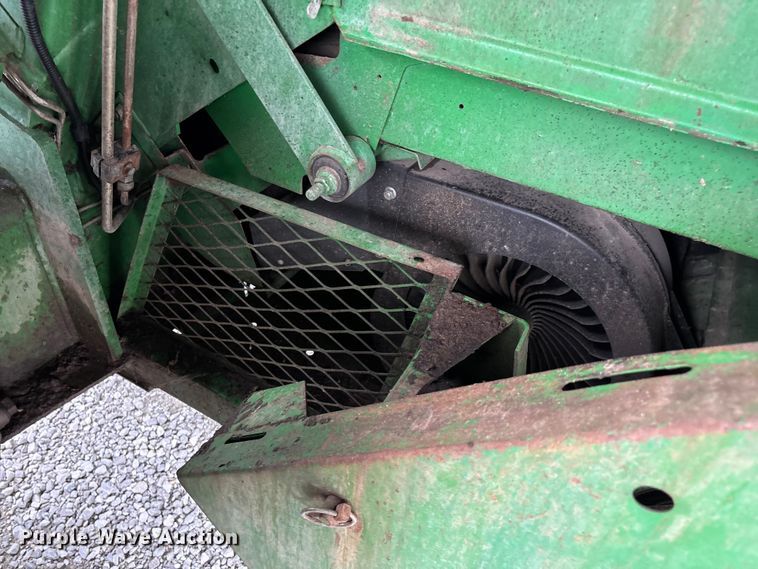 image for item ED2291 1989 John Deere 9400 combine