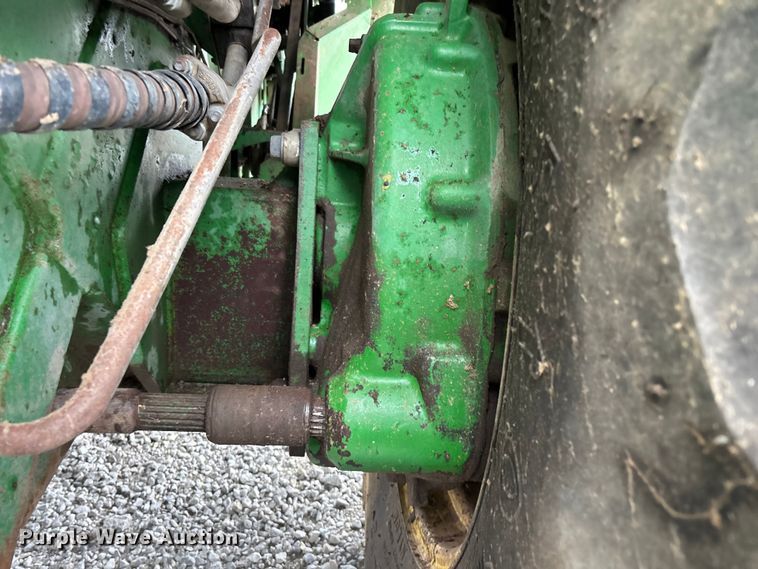 image for item ED2291 1989 John Deere 9400 combine