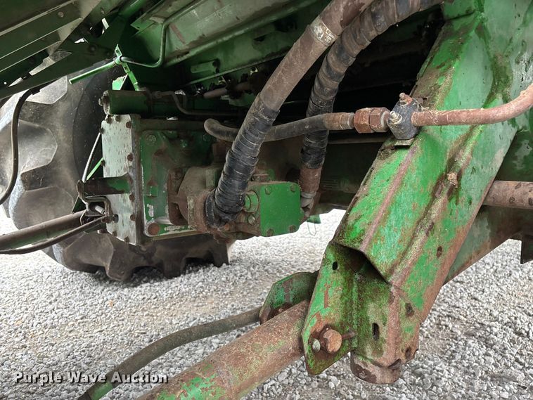 image for item ED2291 1989 John Deere 9400 combine