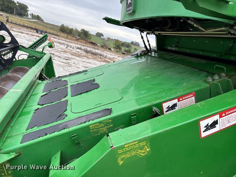 image for item ED2291 1989 John Deere 9400 combine