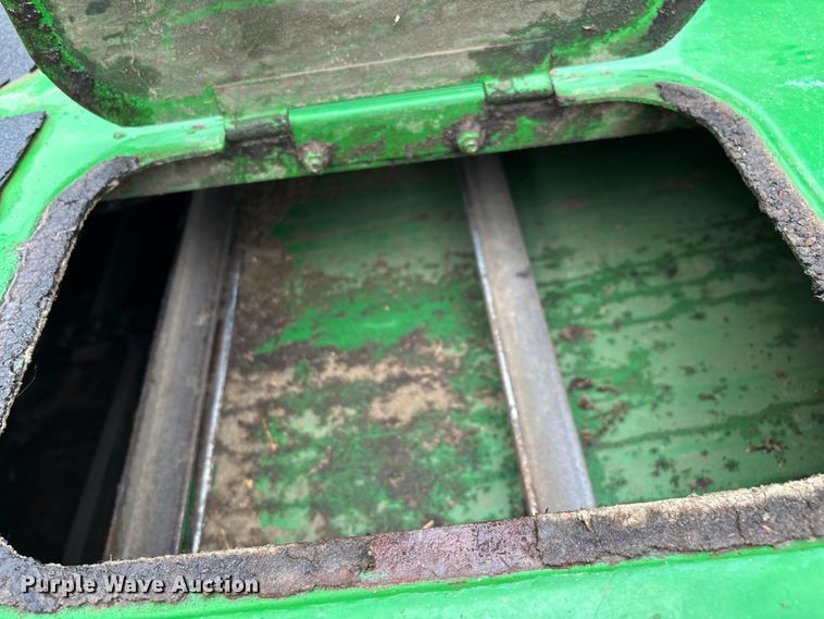 image for item ED2291 1989 John Deere 9400 combine