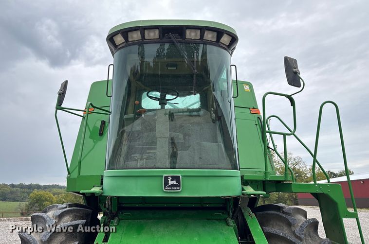 image for item ED2291 1989 John Deere 9400 combine