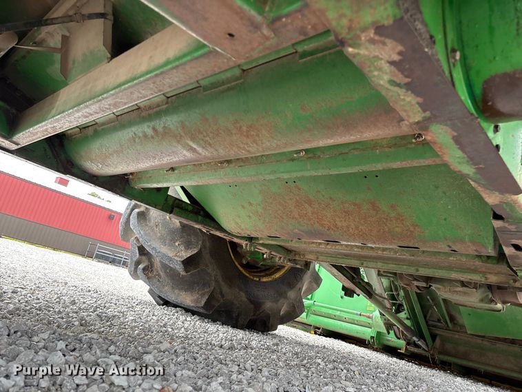 image for item ED2291 1989 John Deere 9400 combine