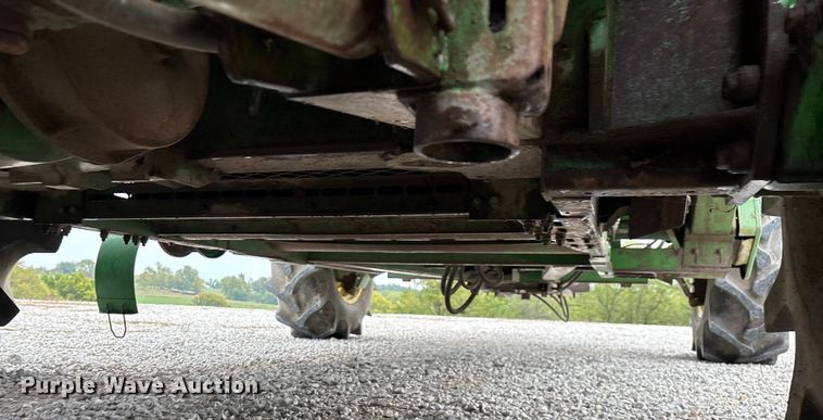 image for item ED2291 1989 John Deere 9400 combine