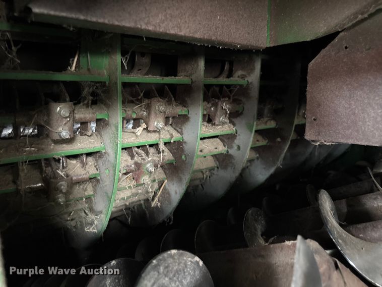 image for item ED2291 1989 John Deere 9400 combine