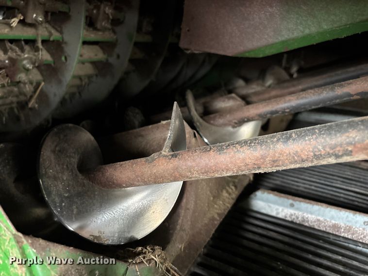 image for item ED2291 1989 John Deere 9400 combine