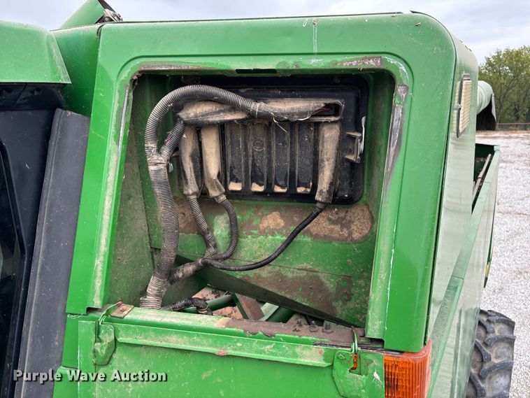 image for item ED2291 1989 John Deere 9400 combine