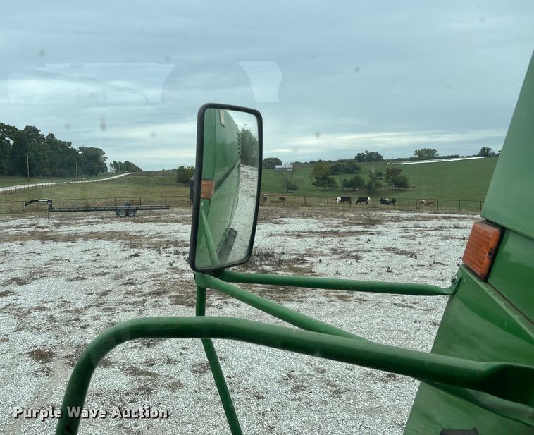 image for item ED2291 1989 John Deere 9400 combine