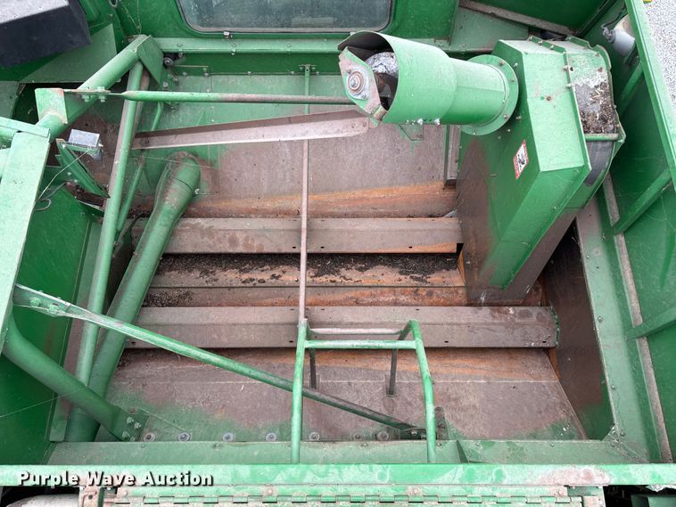 image for item ED2291 1989 John Deere 9400 combine