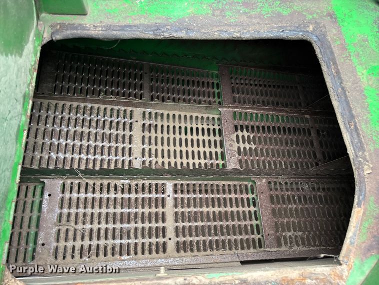 image for item ED2291 1989 John Deere 9400 combine