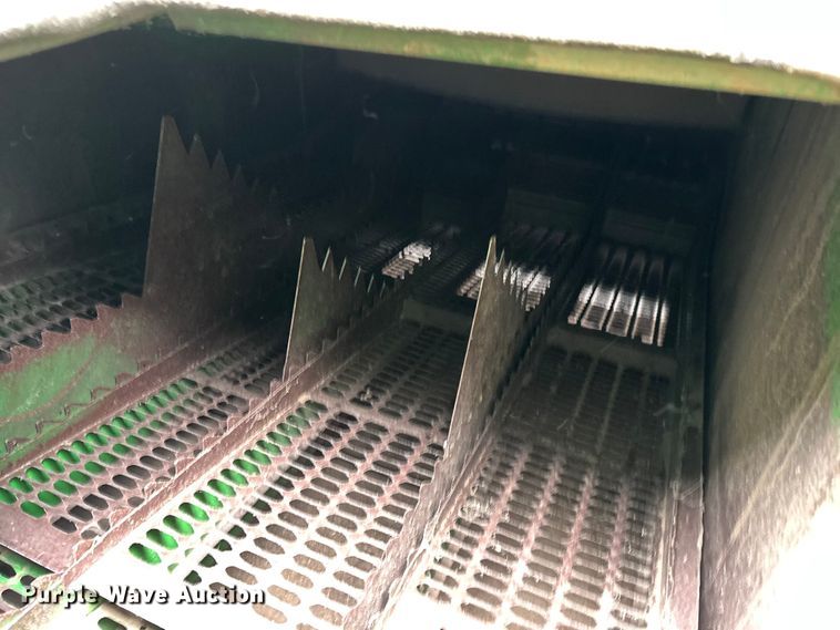 image for item ED2291 1989 John Deere 9400 combine