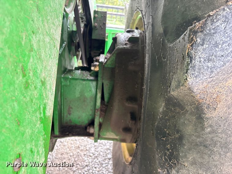 image for item ED2291 1989 John Deere 9400 combine