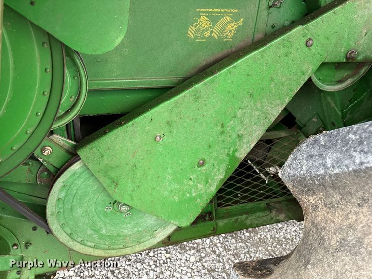 image for item ED2291 1989 John Deere 9400 combine