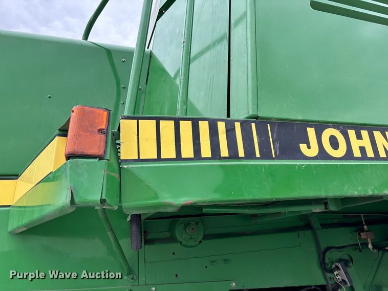 image for item ED2291 1989 John Deere 9400 combine
