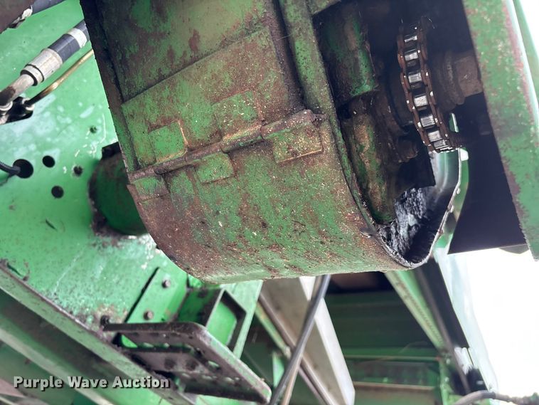 image for item ED2291 1989 John Deere 9400 combine