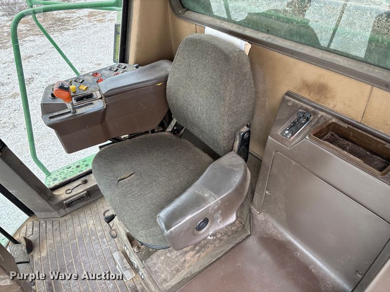 image for item ED2291 1989 John Deere 9400 combine