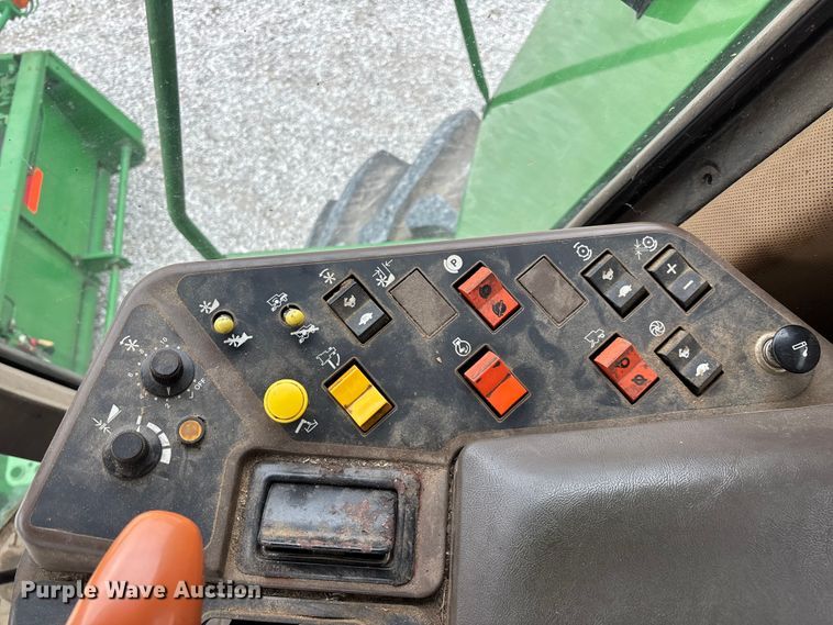 image for item ED2291 1989 John Deere 9400 combine