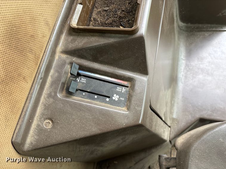 image for item ED2291 1989 John Deere 9400 combine