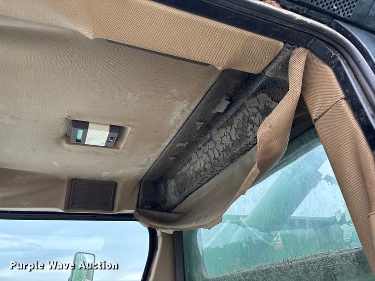 image for item ED2291 1989 John Deere 9400 combine