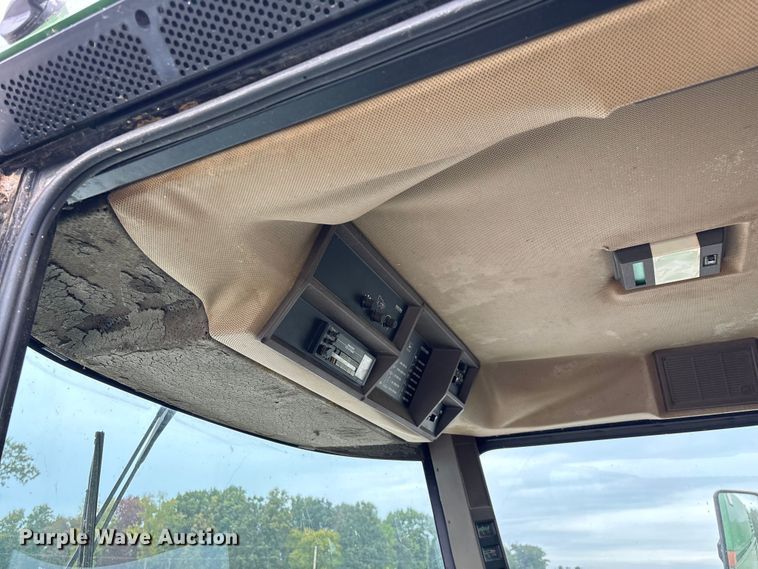 image for item ED2291 1989 John Deere 9400 combine