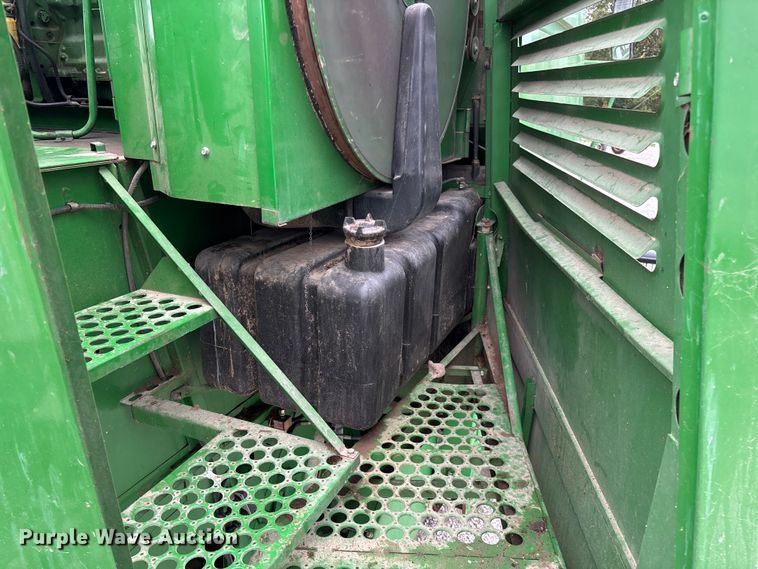 image for item ED2291 1989 John Deere 9400 combine