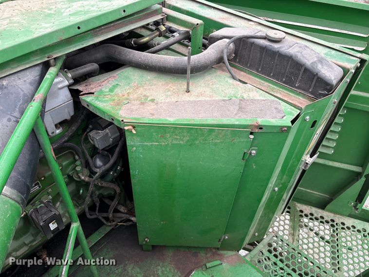 image for item ED2291 1989 John Deere 9400 combine
