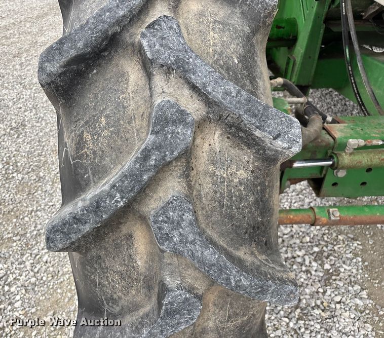 image for item ED2291 1989 John Deere 9400 combine