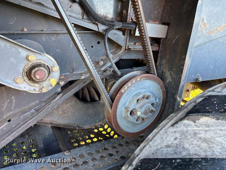 image for item ED2302 1999 Caterpillar Lexion 465 RWA combine