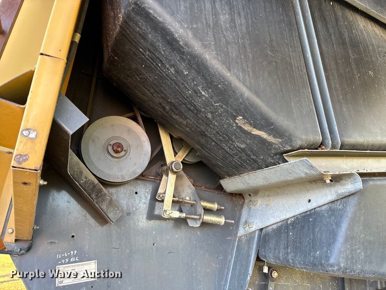 image for item ED2302 1999 Caterpillar Lexion 465 RWA combine