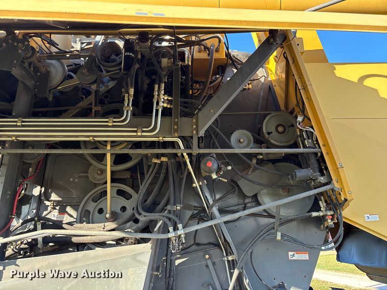 image for item ED2302 1999 Caterpillar Lexion 465 RWA combine