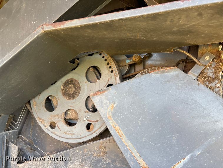 image for item ED2302 1999 Caterpillar Lexion 465 RWA combine