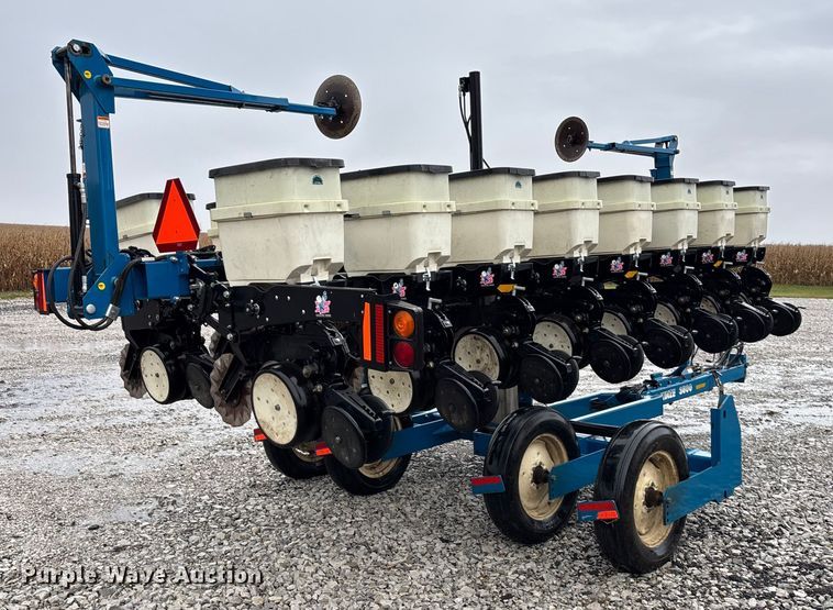 image for item EE4021 Kinze 3500  split row no-till planter
