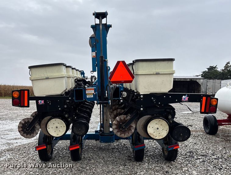 image for item EE4021 Kinze 3500  split row no-till planter
