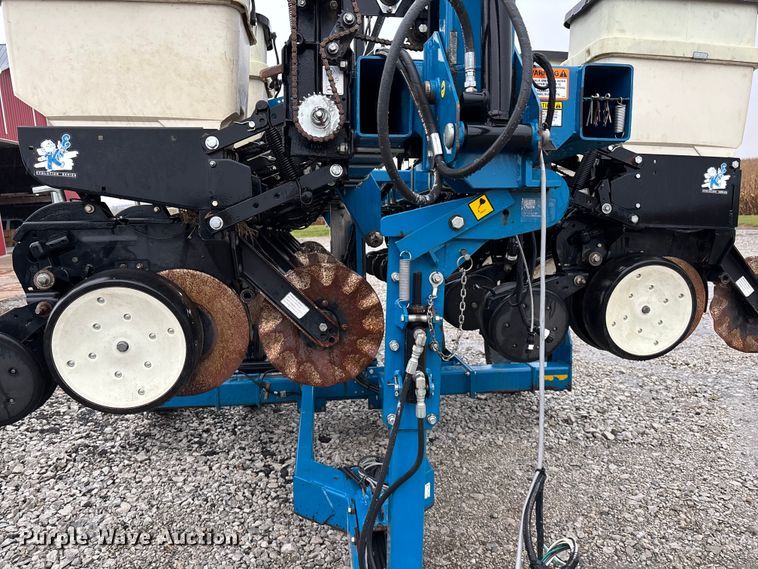 image for item EE4021 Kinze 3500  split row no-till planter