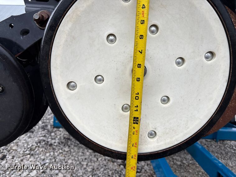 image for item EE4021 Kinze 3500  split row no-till planter