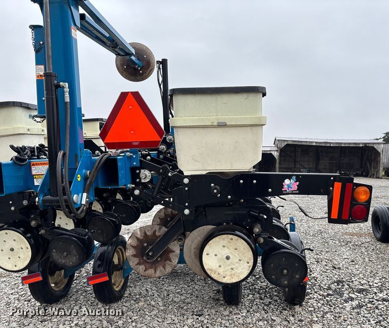 image for item EE4021 Kinze 3500  split row no-till planter
