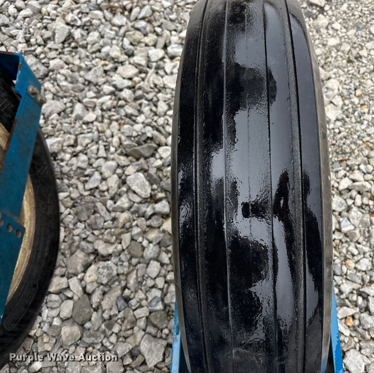 image for item EE4021 Kinze 3500  split row no-till planter