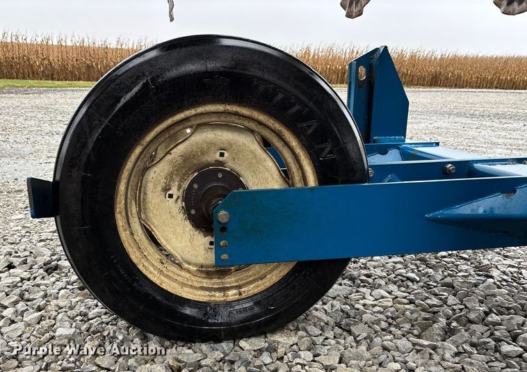 image for item EE4021 Kinze 3500  split row no-till planter