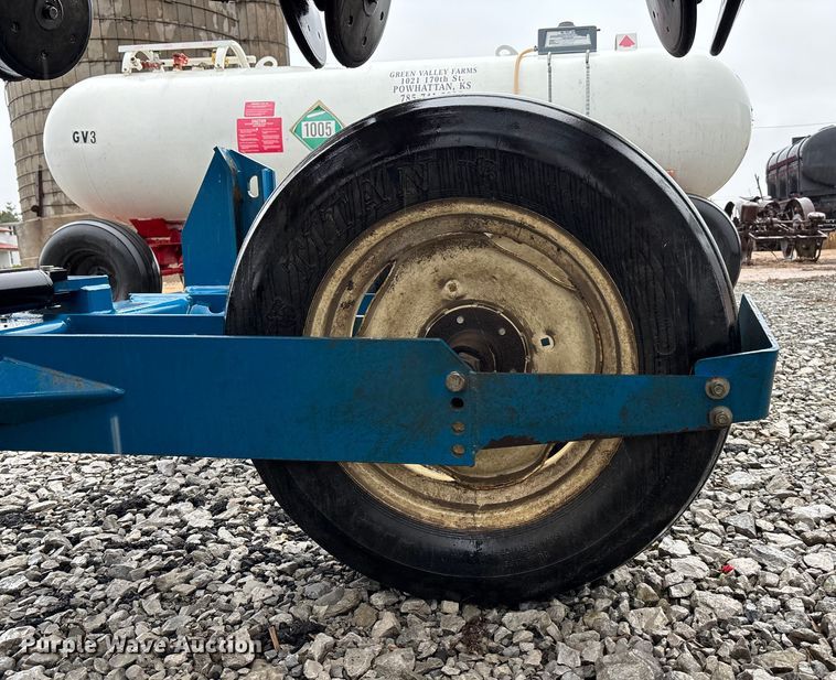 image for item EE4021 Kinze 3500  split row no-till planter