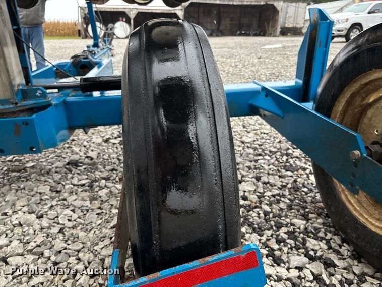 image for item EE4021 Kinze 3500  split row no-till planter