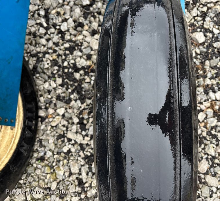 image for item EE4021 Kinze 3500  split row no-till planter