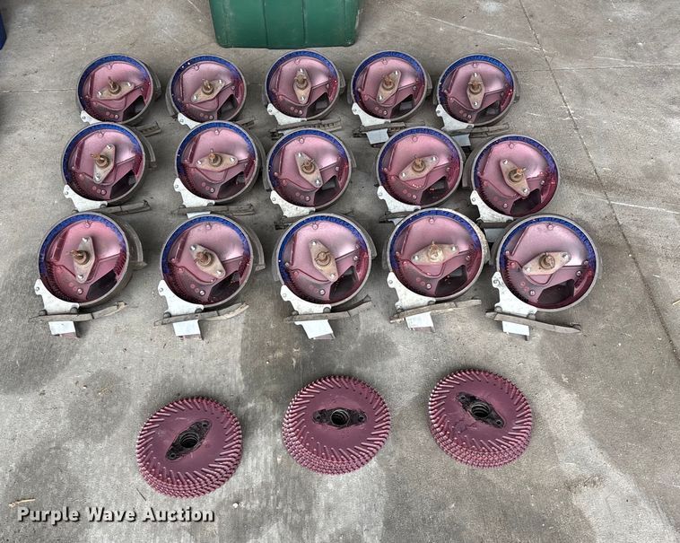 image for item EE4021 Kinze 3500  split row no-till planter