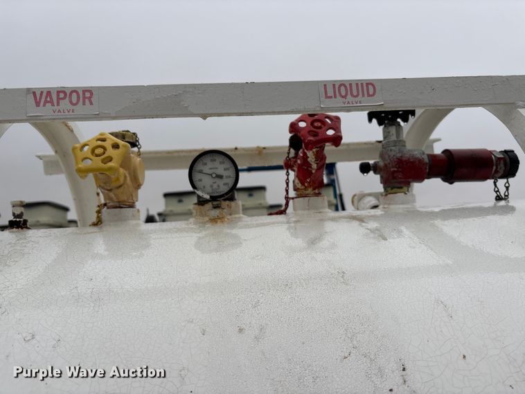 image for item EE4022 Farm Land Industrial NH3 tank trailer