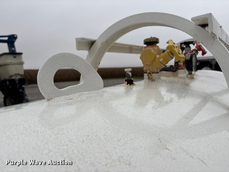 image for item EE4022 Farm Land Industrial NH3 tank trailer