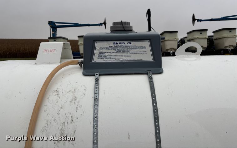 image for item EE4022 Farm Land Industrial NH3 tank trailer