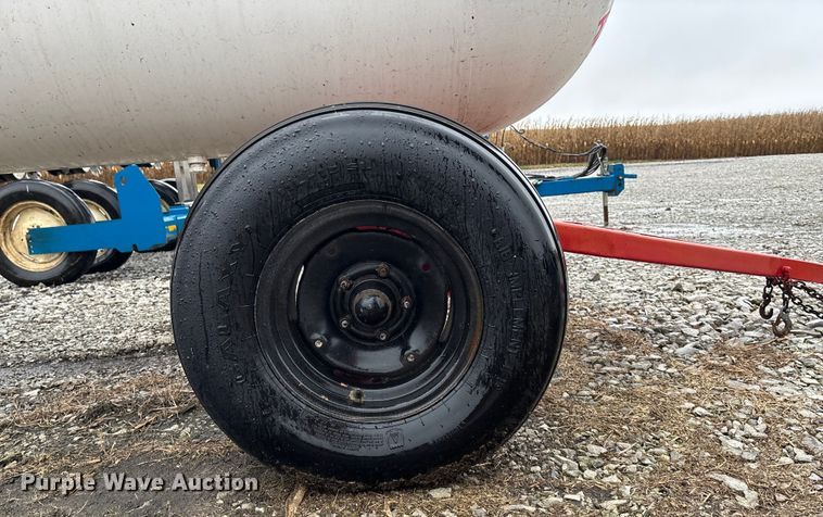 image for item EE4022 Farm Land Industrial NH3 tank trailer